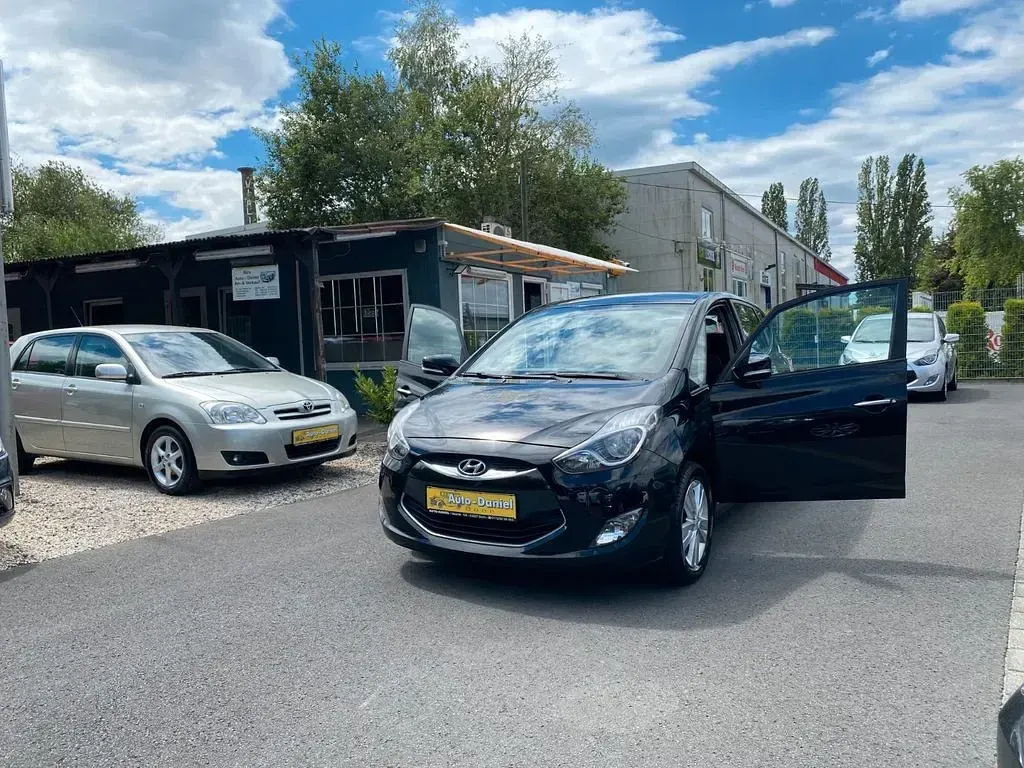 Gebraucht Hyundai ix20 90 PS (66 kW) 2013 Schwarz Kleinwagen