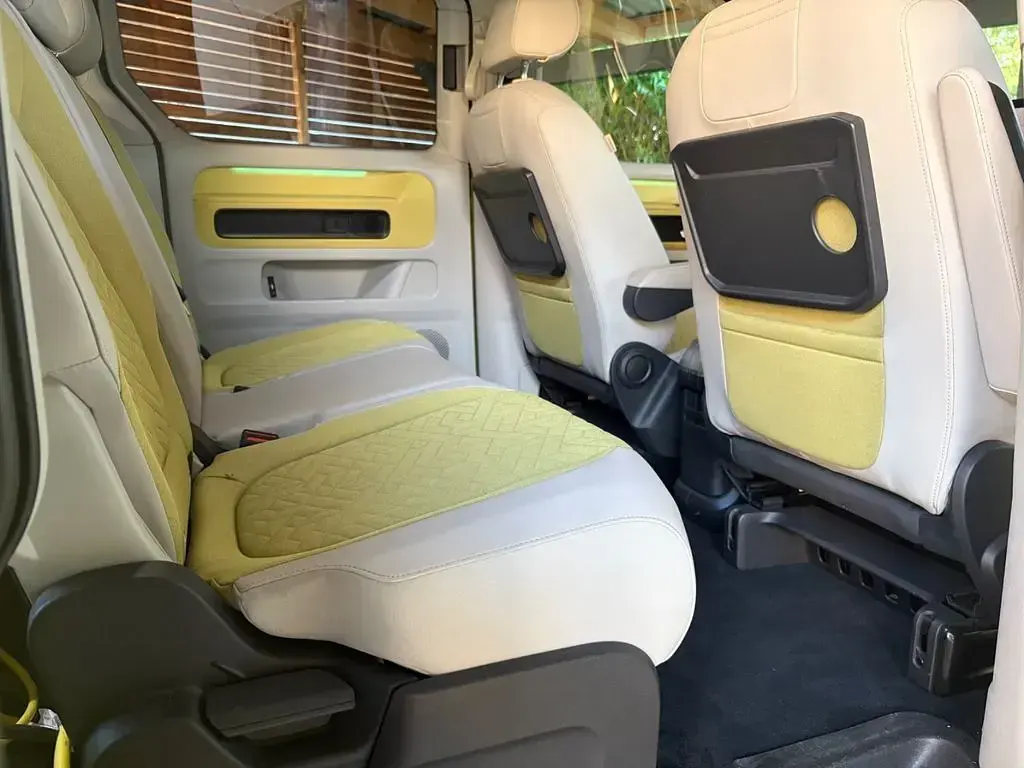 Gebraucht VW ID. Buzz Pro 150 kW (204 PS) 2024 Gelb Van / Kleinbus
