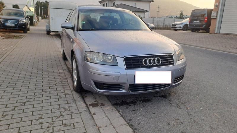 Silber Gebraucht 2005 Audi A3 Limousine | 2.200 € (Teuer) - Bild 1/4