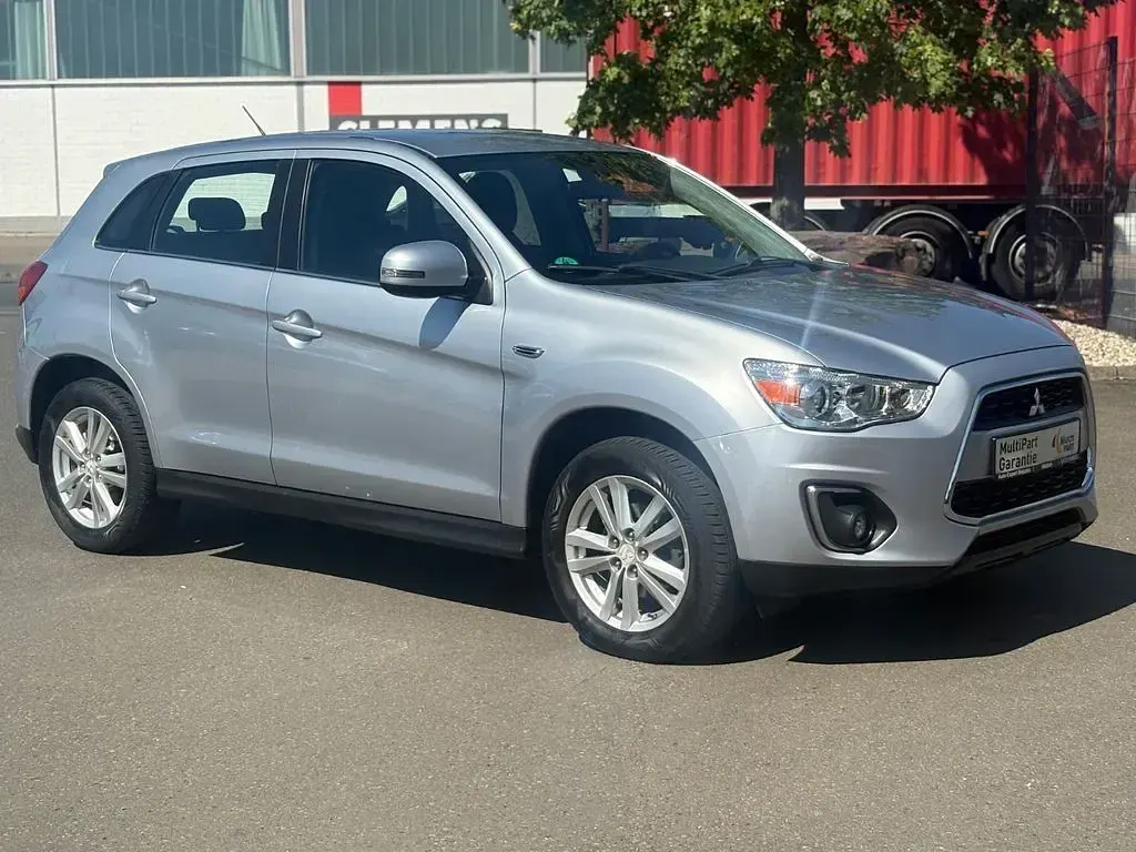 Gebraucht Mitsubishi ASX Classic Collection 150 PS (110 kW) 2015 Silber SUV