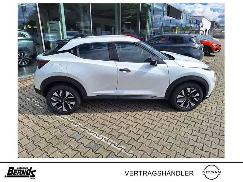 Neu Nissan Juke Acenta 114 PS (83 kW) 2025 Solid white SUV