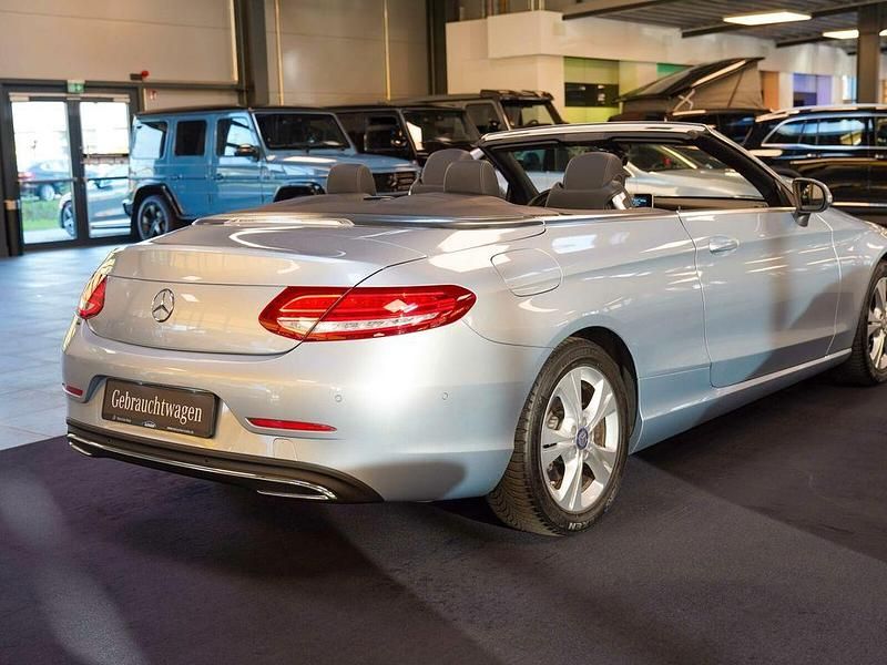 Gebraucht Mercedes C180 156 PS (114 kW) 2016 Diamantsilber Cabrio