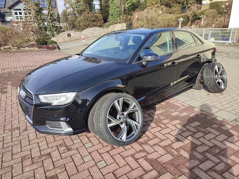 Gebraucht Audi A3 Sport 150 PS (110 kW) 2017 Brillantschwarz Limousine