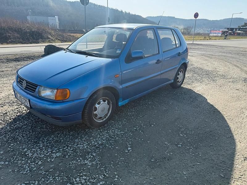 Gebraucht VW Polo 60 PS (44 kW) 1995 Blau Kleinwagen