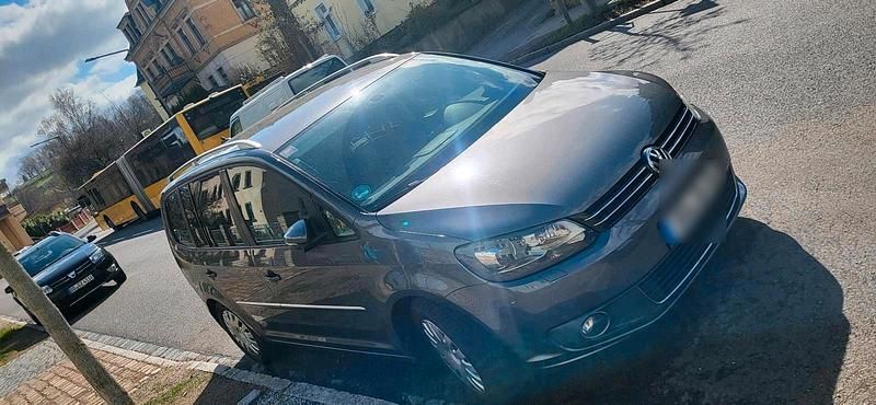 Gebraucht VW Touran Highline 170 PS (125 kW) 2012 Grau Van / Kleinbus