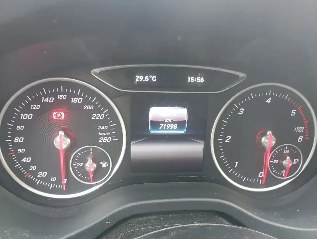 Gebraucht Mercedes A180 109 PS (80 kW) 2017 Weiß Kleinwagen