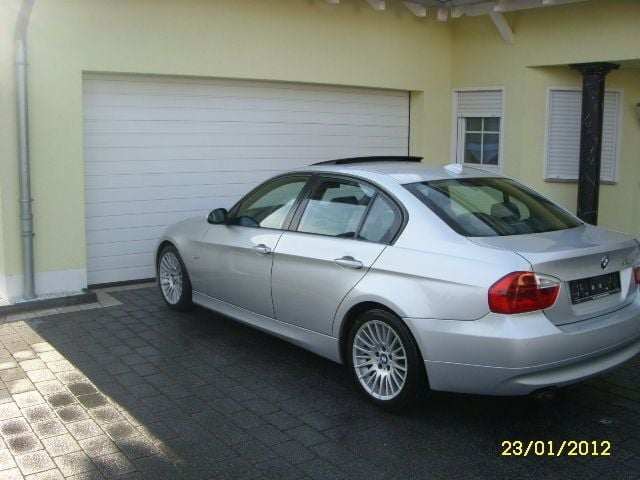 Gebraucht BMW 320 163 PS (119 kW) 2005 Silber metallic Limousine