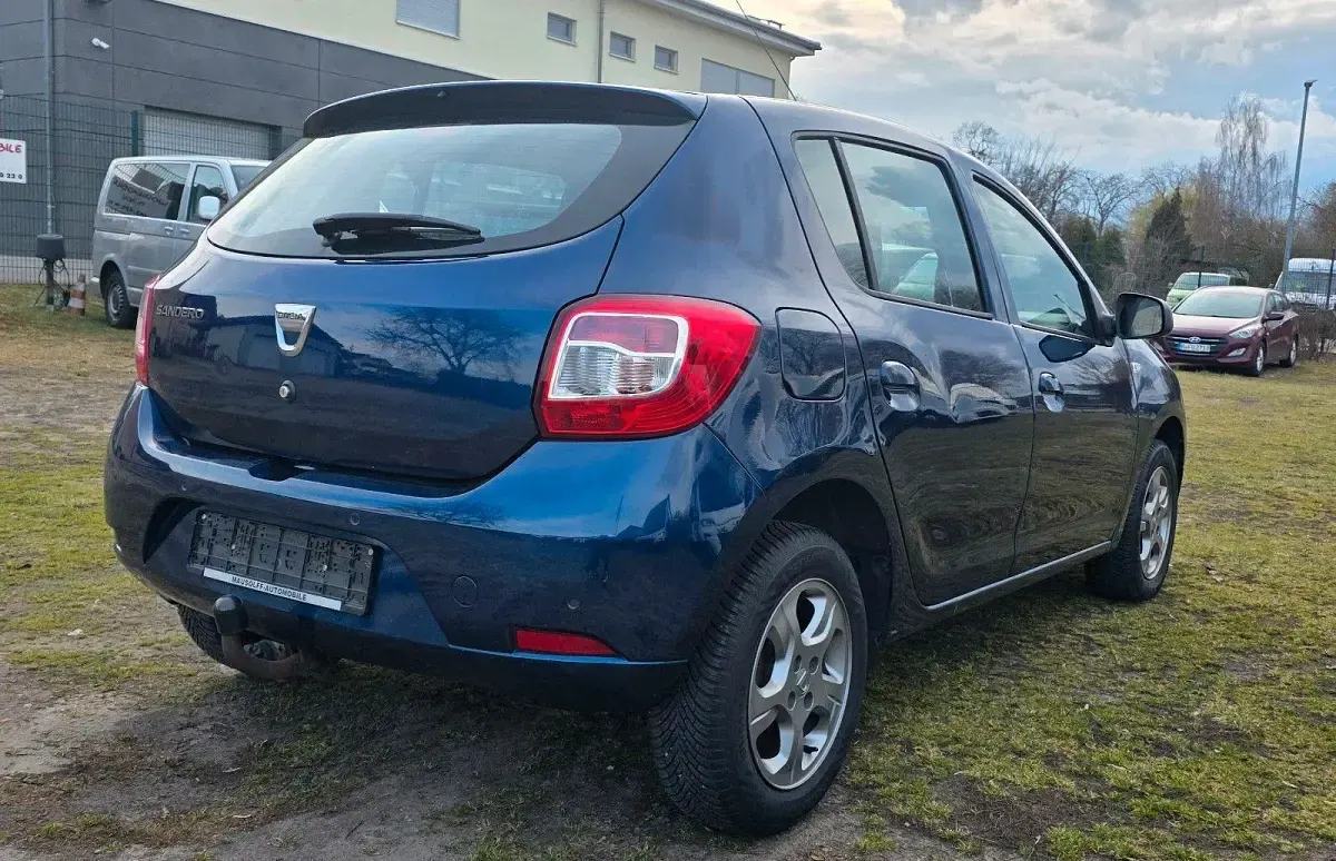 Gebraucht Dacia Sandero Celebration 90 PS (66 kW) 2016 Blau Limousine