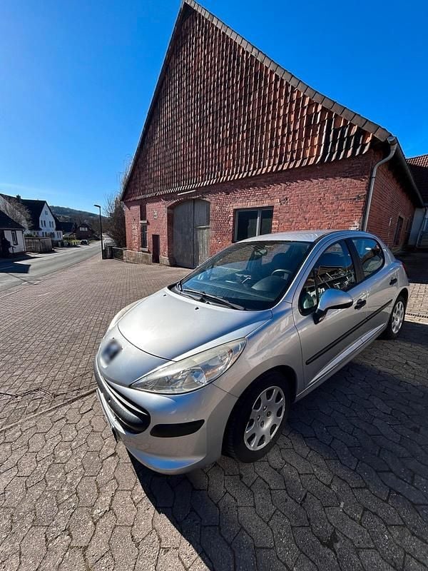 Gebraucht Peugeot 207 73 PS (53 kW) 2009 Silber Limousine