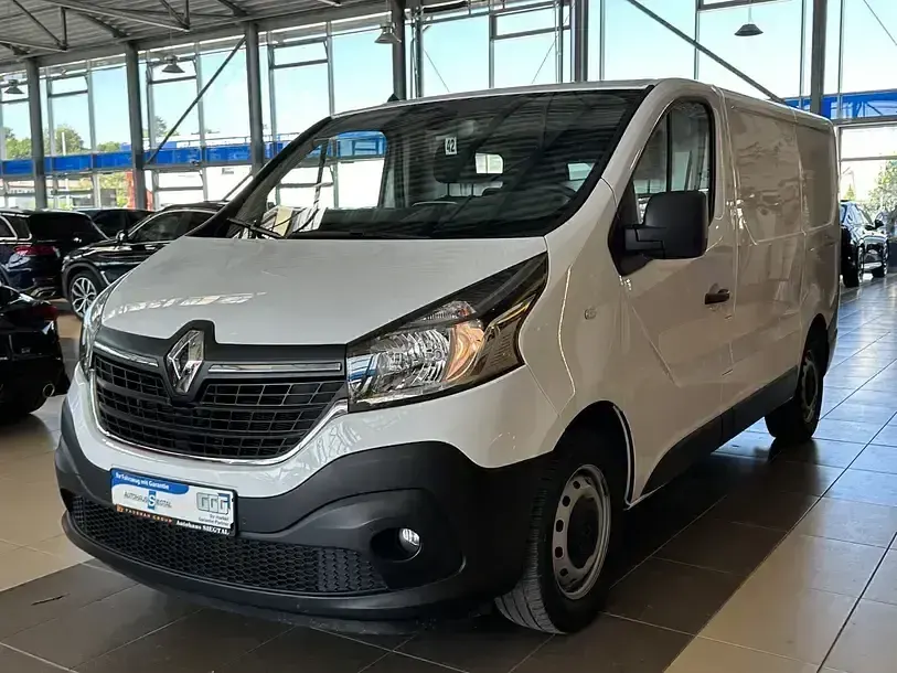 Usado Renault Trafic Komfort 120 CV (88 kW) 2022 Blanco Monovolumen