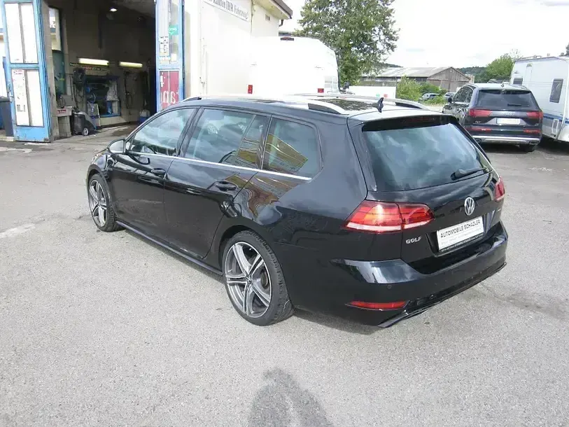 Gebraucht VW Golf VII Highline 150 PS (110 kW) 2018 Schwarz Kombi