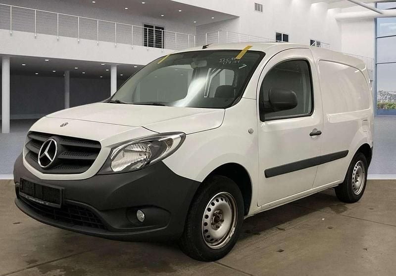 Arktikweiss Gebraucht 2020 Mercedes Citan 109 Van / Kleinbus | 9.480 € (Guter Preis) - Bild 1/4