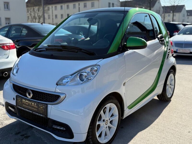 Weiß Gebraucht 2014 Smart ForTwo Electric Drive Coupé | 5.990 € (Fairer Preis) - Bild 1/4