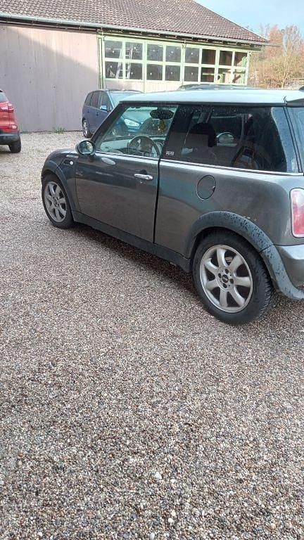 Grau Gebraucht 2006 Mini Cooper Kleinwagen | 2.490 € (Superpreis) - Bild 1/4