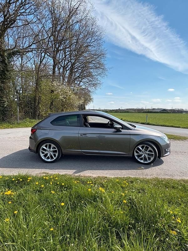 Usata Seat Leon FR 125 CV (91 kW) 2015 Grigio Coupé
