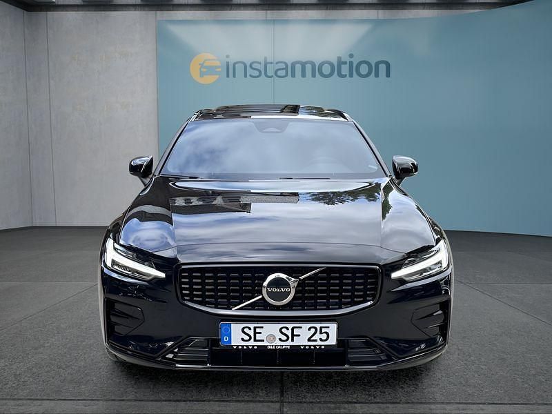 Gebraucht Volvo V60 197 PS (144 kW) 2025 Schwarz Kombi