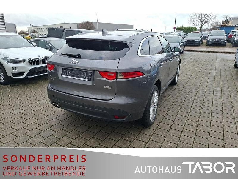 Gebraucht Jaguar F-Pace 179 PS (131 kW) 2016 Corris grey SUV