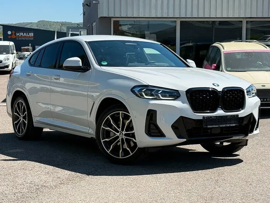 Gebraucht BMW X4 M Sport 286 PS (210 kW) 2023 Weiß SUV