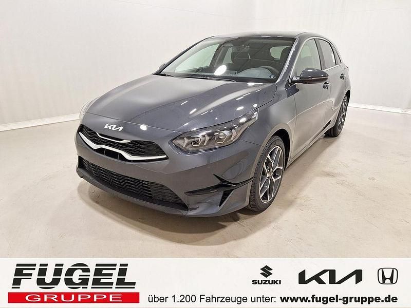 Wolf grey Neu 2025 Kia Ceed Style Limousine | 24.999 € (Fairer Preis) - Bild 1/4