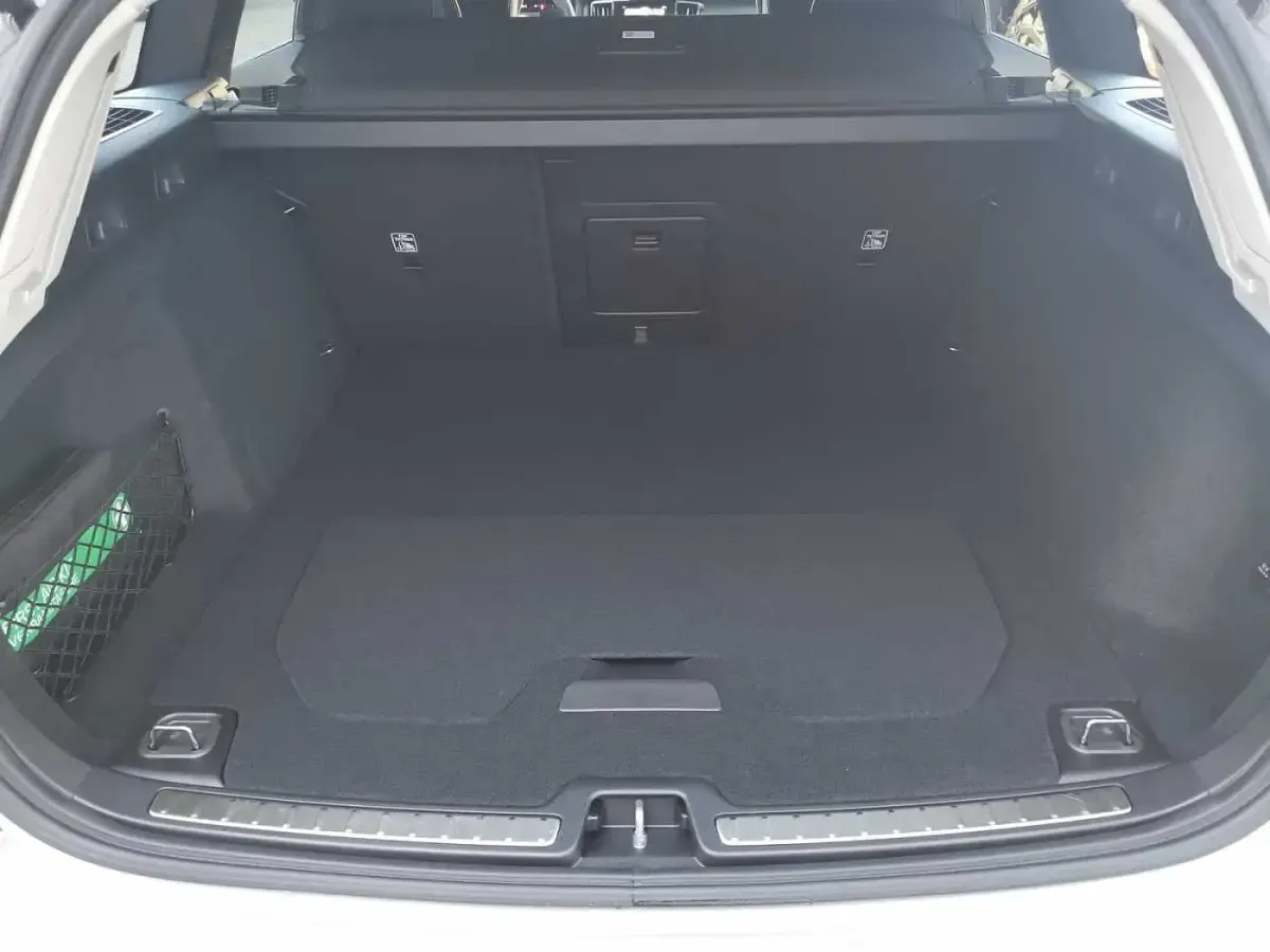 Gebraucht Volvo V60 145 PS (106 kW) 2025 Kombi