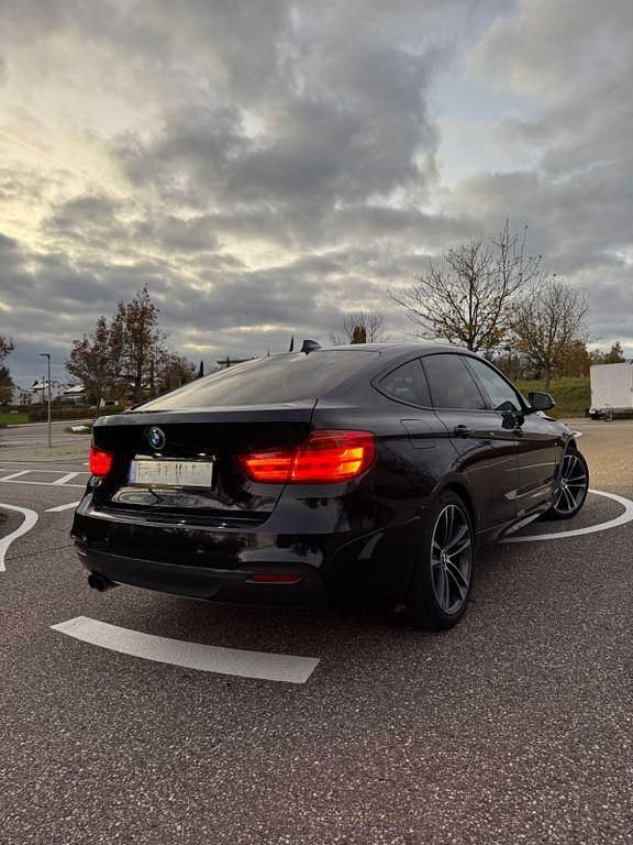 Schwarz Gebraucht 2015 BMW 330 Gran Turismo Performance Limousine | 12.900 € (Guter Preis) - Bild 1/4