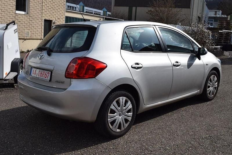 Gebraucht Toyota Auris Sol 97 PS (71 kW) 2009 Silber Kleinwagen
