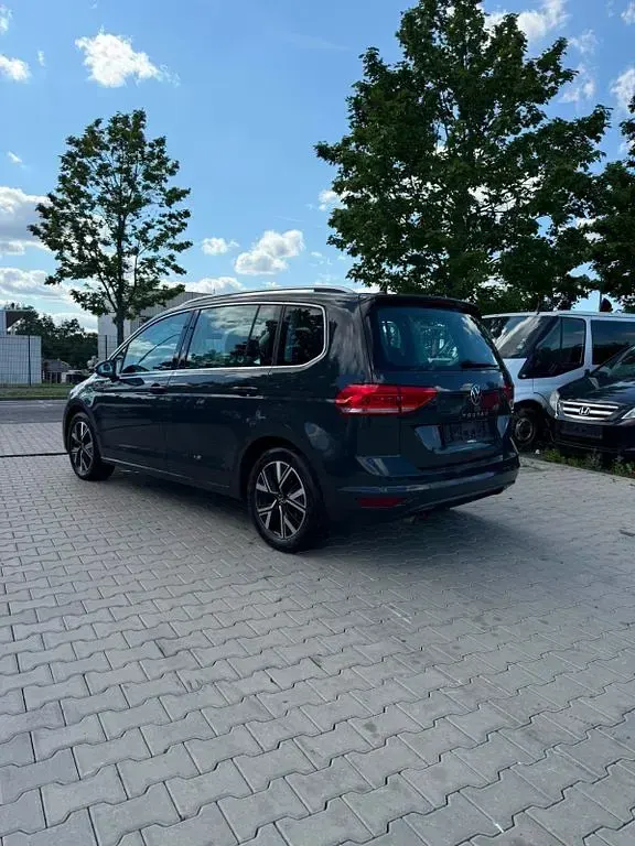 Gebraucht VW Touran Highline 150 PS (110 kW) 2022 Schwarz Van / Kleinbus