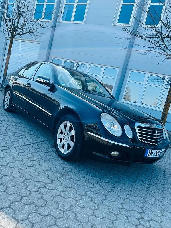 Schwarz Gebraucht 2008 Mercedes E200 Limousine | 6.800 € (Fairer Preis) - Bild 1/4
