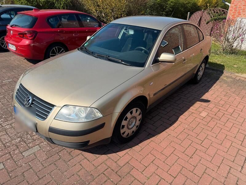 Gold Gebraucht 2002 VW Passat Limousine | 1.249 € (Guter Preis) - Bild 1/4