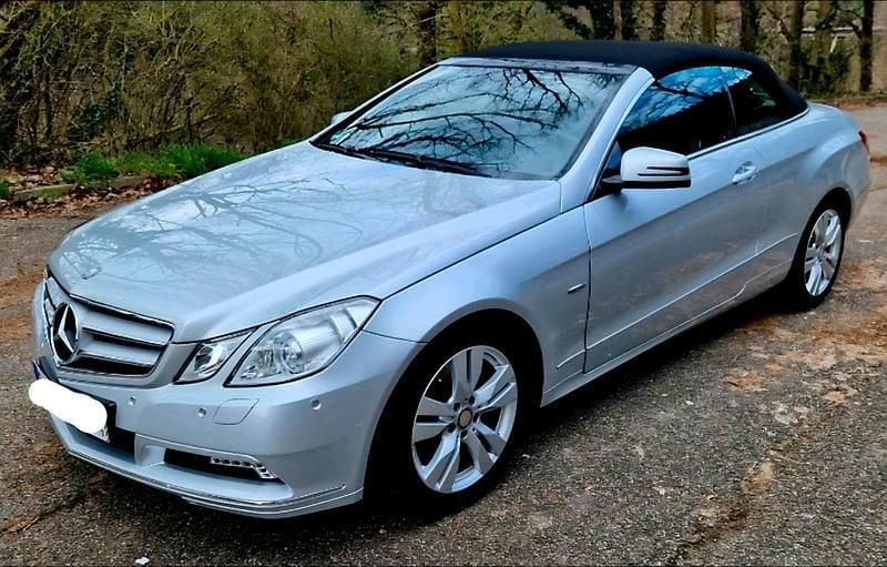 Silber Gebraucht 2010 Mercedes E250 Cabrio | 16.500 € (Fairer Preis) - Bild 1/4