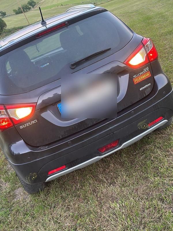 Gebraucht Suzuki SX4 128 PS (94 kW) 2014 Grau Limousine