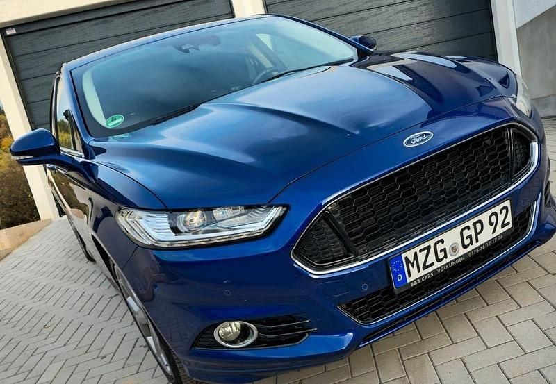 Gebraucht Ford Mondeo Titanium 241 PS (177 kW) 2016 Blau Limousine