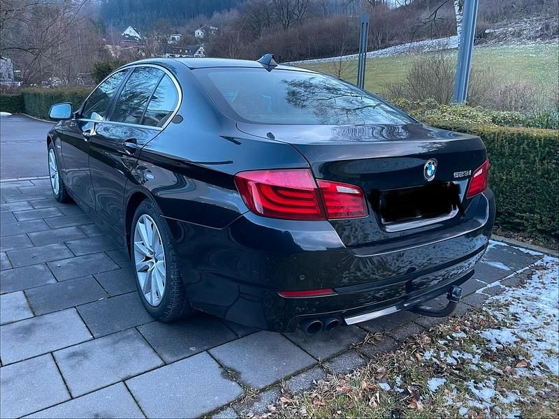 Gebraucht BMW 523 204 PS (150 kW) 2010 Schwarz Limousine