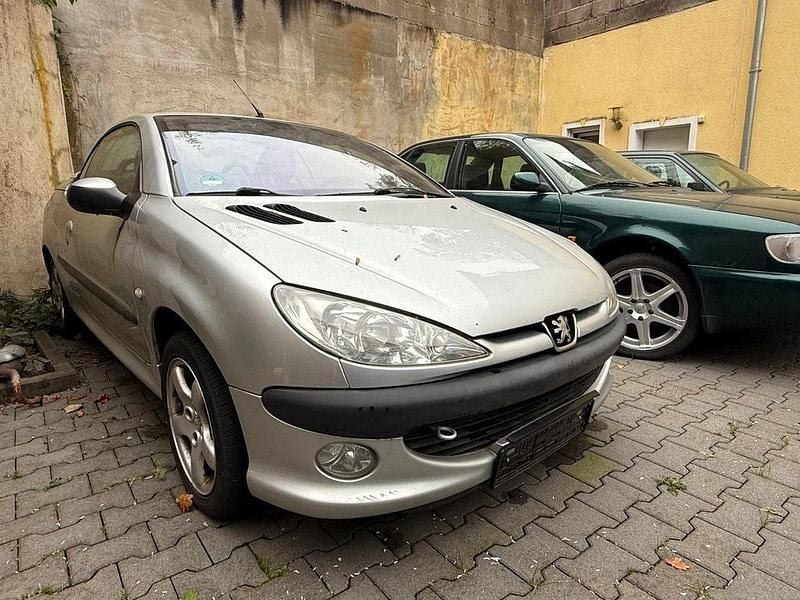 Gebraucht Peugeot 206 CC 109 PS (80 kW) 2002 Cabrio