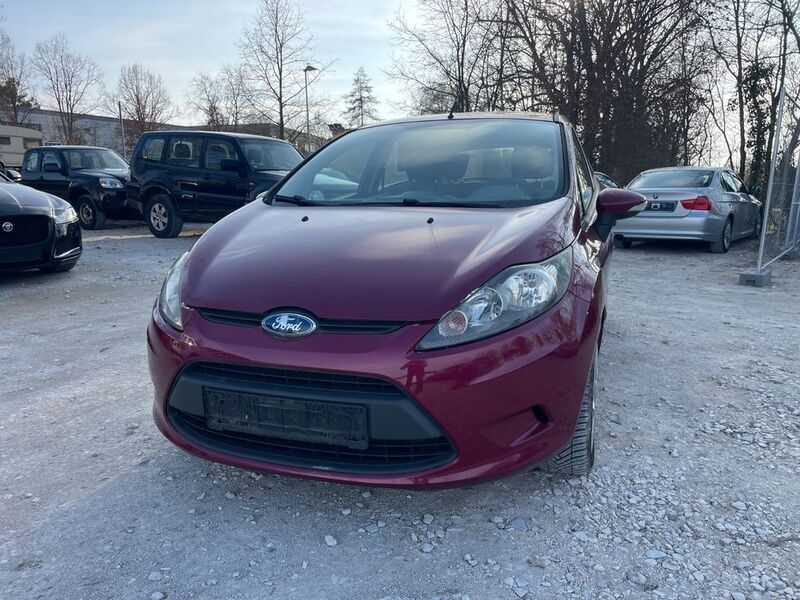 Rot Gebraucht 2010 Ford Fiesta Trend Kleinwagen | 2.490 € (Superpreis) - Bild 1/4