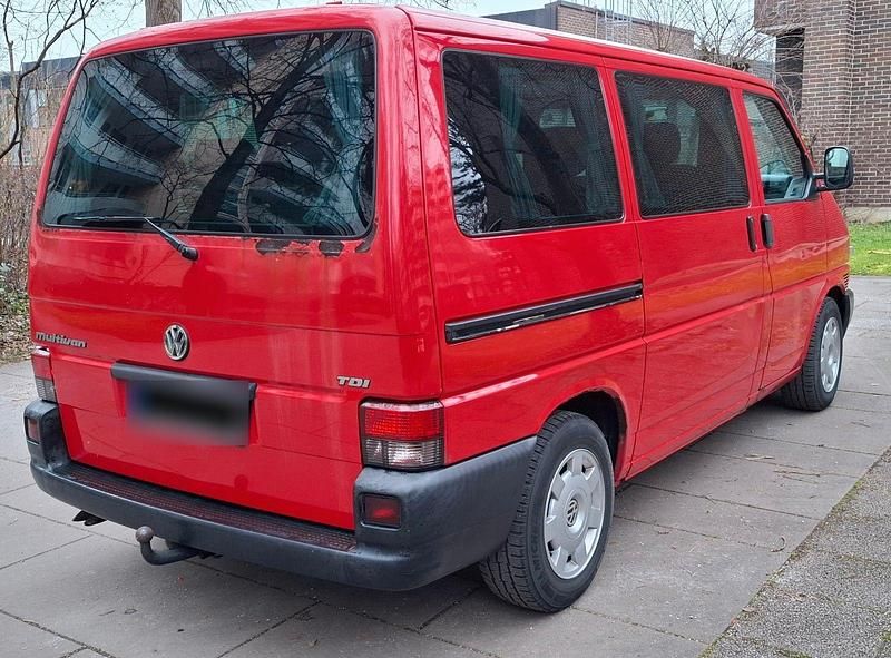 Usado VW Multivan 102 HP (75 kW) 2000 Vermelho Monovolume