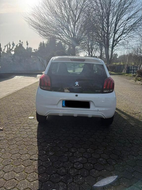 Gebraucht Peugeot 108 Active 72 PS (52 kW) 2020 Weiß Kleinwagen