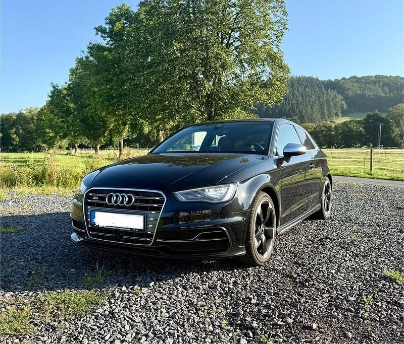 Schwarz Gebraucht 2014 Audi S3 Sport Limousine | 19.500 € (Superpreis) - Bild 1/4