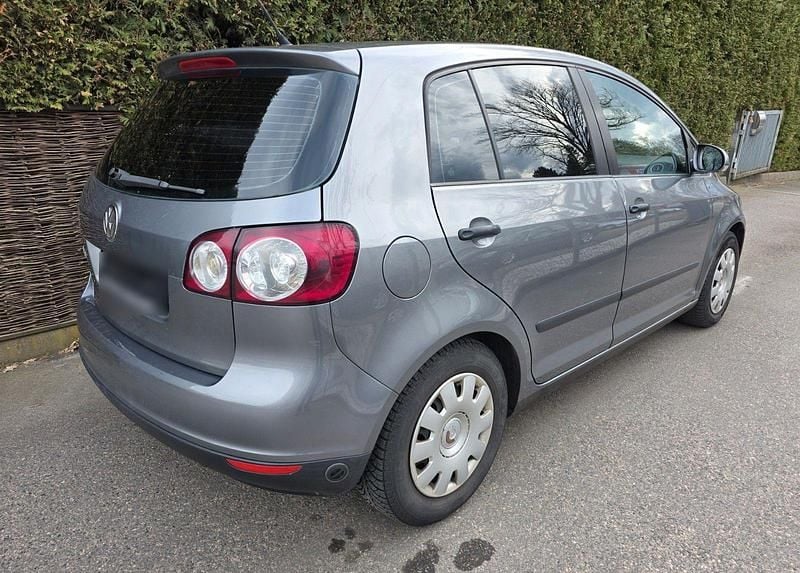Second-hand VW Golf V 75 CP (55 kW) 2007 Gri Berlinǎ