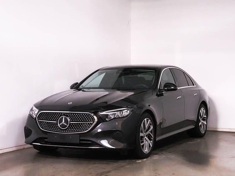 Metalliclack graphitgrau Gebraucht 2024 Mercedes E220 Avantgarde Limousine | 50.850 € (Guter Preis) - Bild 1/4