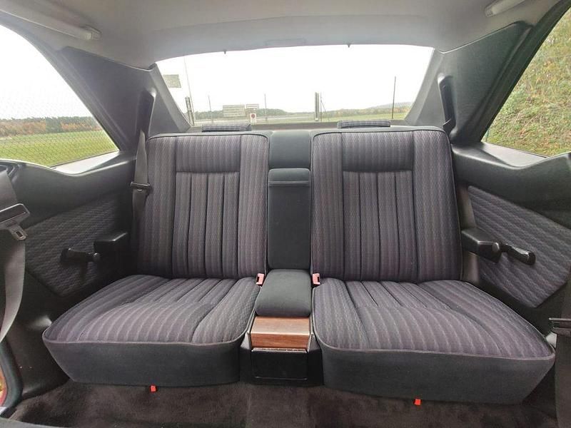 Gebraucht Mercedes 230 132 PS (97 kW) 1990 Rot Coupé