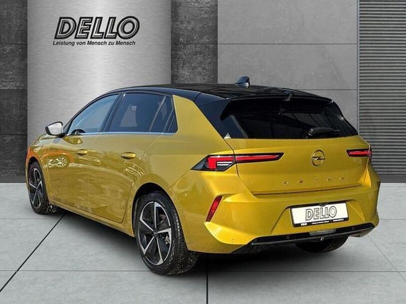 Gebraucht Opel Astra Elegance 110 PS (80 kW) 2023 Lackierung amber yellow/typ au Limousine