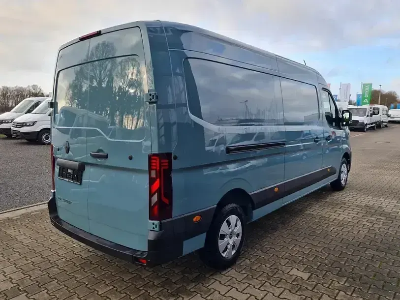 Nowe Renault Master 2025 Niebieski Minivan