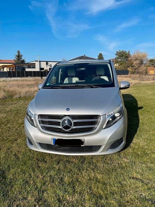 Gebraucht Mercedes V250 190 PS (139 kW) 2016 Silber Van / Kleinbus