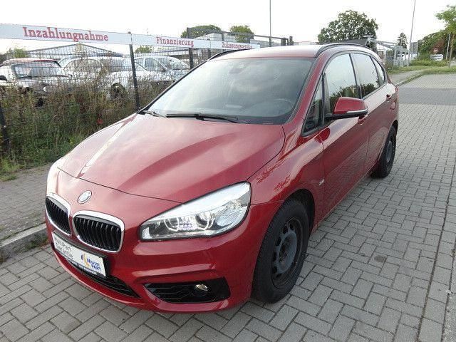 Rot Gebraucht 2017 BMW 218 Sport Line Van / Kleinbus | 12.900 € (Superpreis) - Bild 1/4