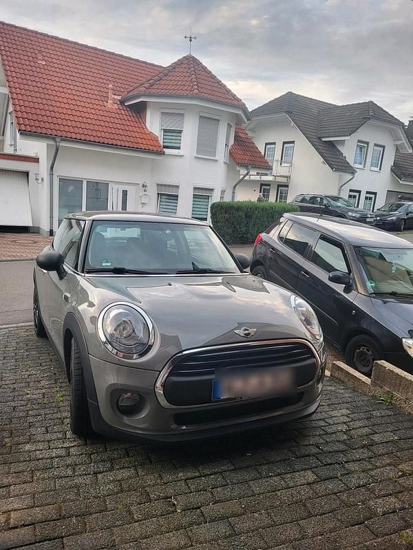 Grau Gebraucht 2017 Mini Cooper Kleinwagen | 6.900 € - Bild 1/4