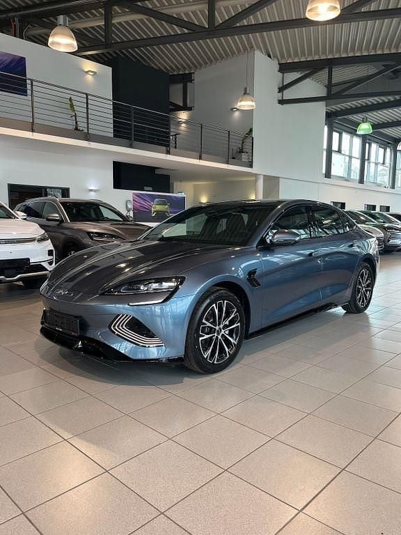 Neu BYD Seal Comfort 169 kW (231 PS) 2026 Grau Limousine