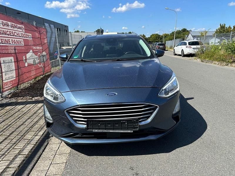 Gebraucht Ford Focus Cool & Connect 125 PS (91 kW) 2019 Blau Kombi
