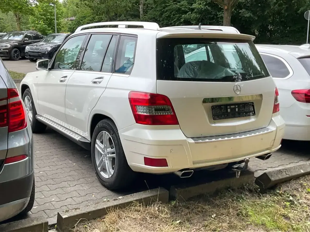 Gebraucht Mercedes GLK250 204 PS (150 kW) 2012 Diamantweiß bright metallic SUV
