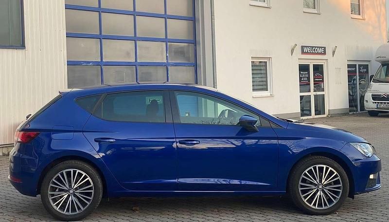 Gebraucht Seat Leon Beats 131 PS (96 kW) 2020 "mystery" blau Kleinwagen